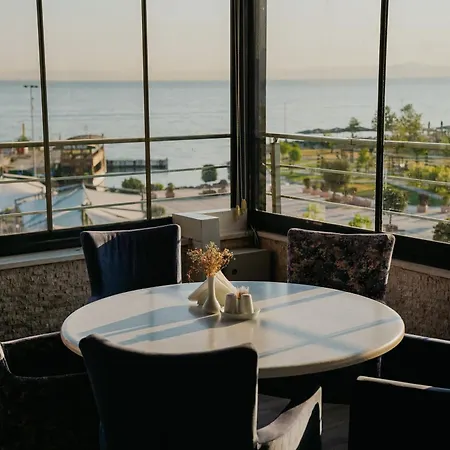 Grand Karot Szálloda