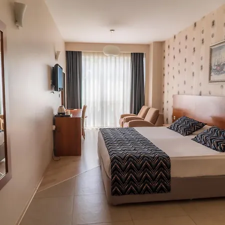 Hotel Grand Karot