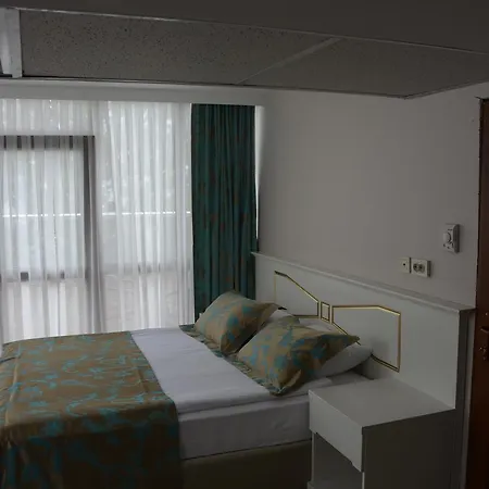 Hotel Grand Karot